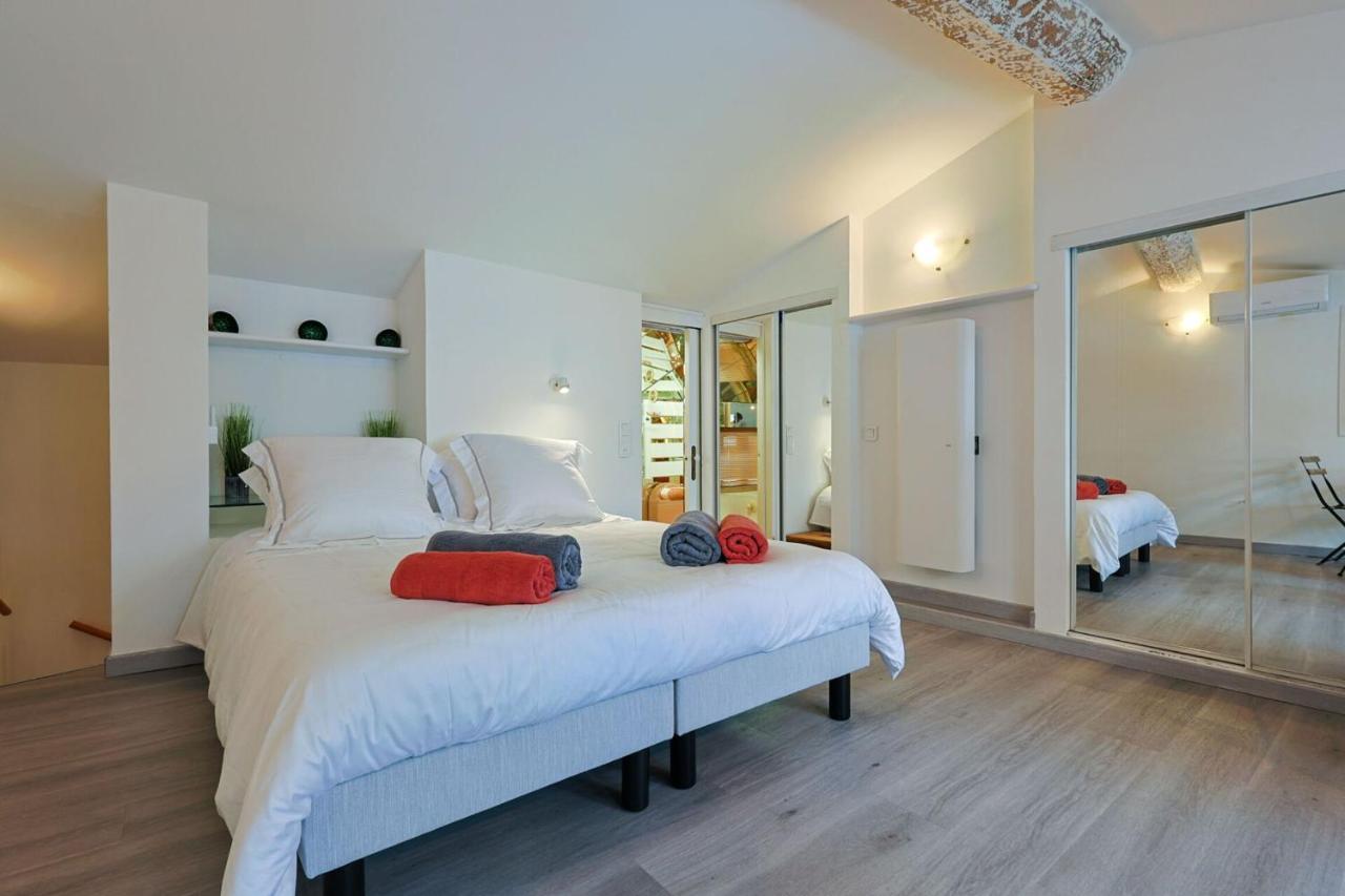 Apartment Sailing By Halldis